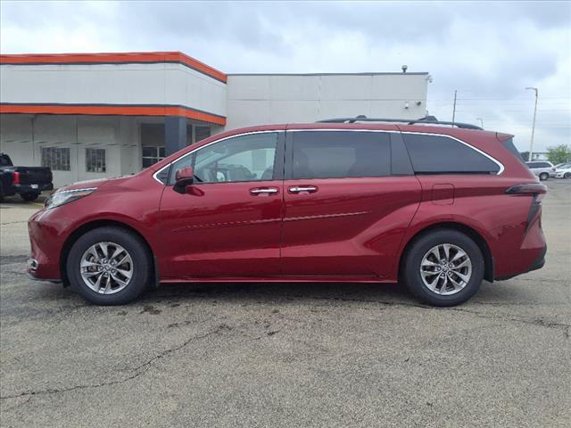 2023 Toyota Sienna XLE 7-Passenger - Photo 8