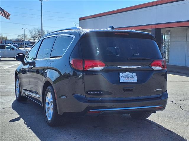 2020 Chrysler Pacifica Limited - Photo 9