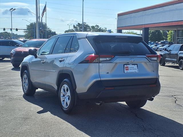 2024 Toyota RAV4 LE - Photo 9