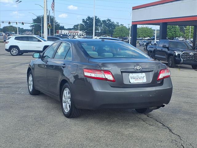 2011 Toyota Camry LE - Photo 9