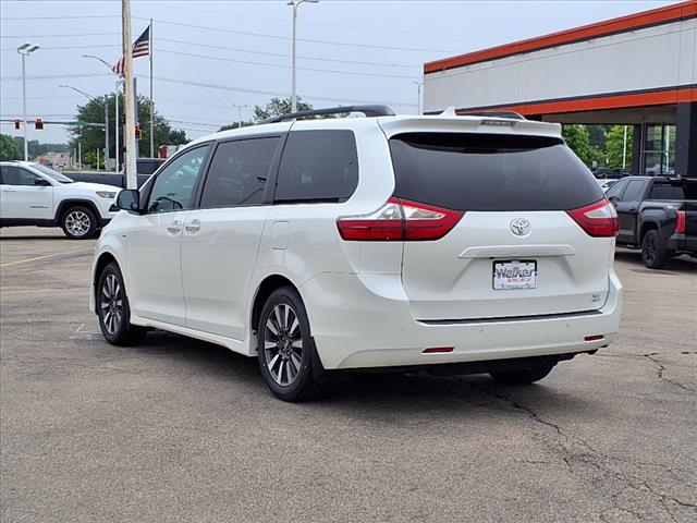2018 Toyota Sienna XLE 7-Passenger - Photo 9