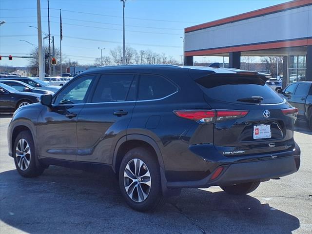 2021 Toyota Highlander XLE - Photo 9