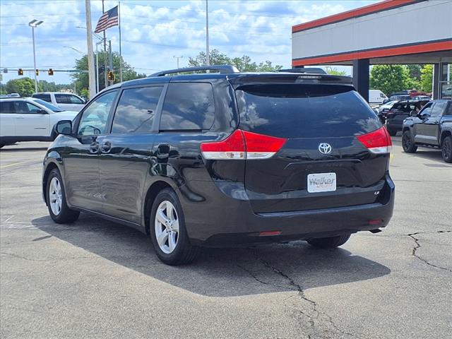 2011 Toyota Sienna LE 8-Passenger - Photo 9