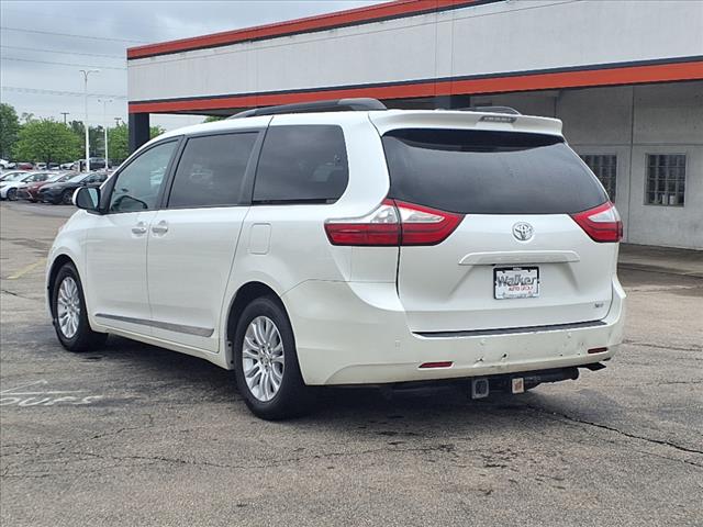 2015 Toyota Sienna XLE 8-Passenger - Photo 9