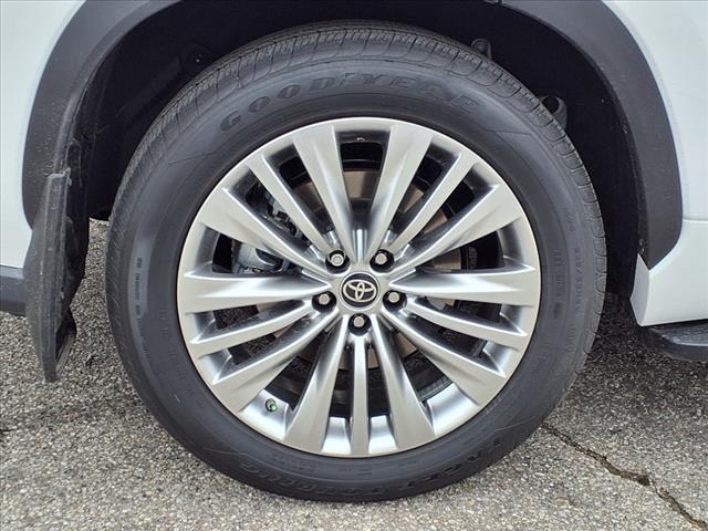 2025 Toyota Highlander Hybrid Platinum