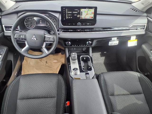 2025 Mitsubishi Outlander ES
