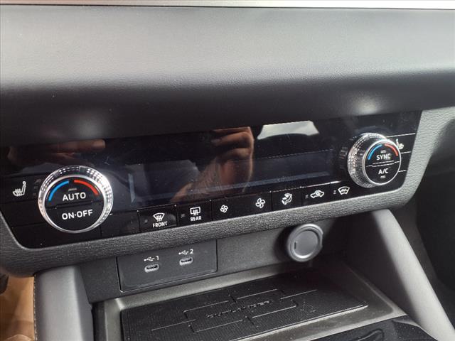 2025 Mitsubishi Outlander ES