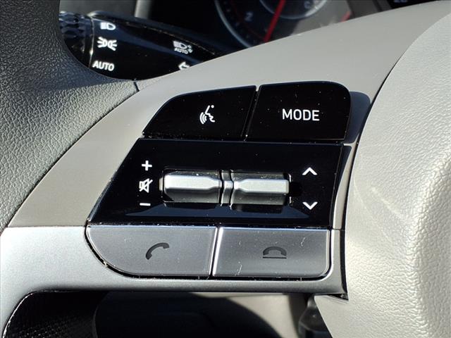 2023 Hyundai ELANTRA SE