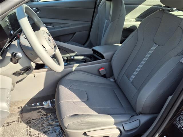 2023 Hyundai ELANTRA SE