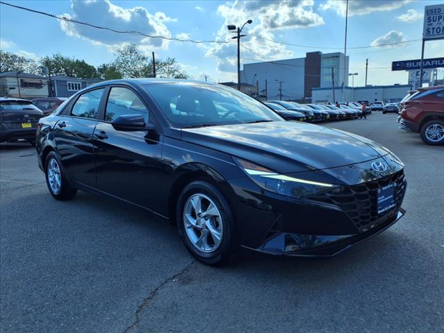 2023 Hyundai ELANTRA SE