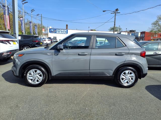 2022 Hyundai VENUE SE