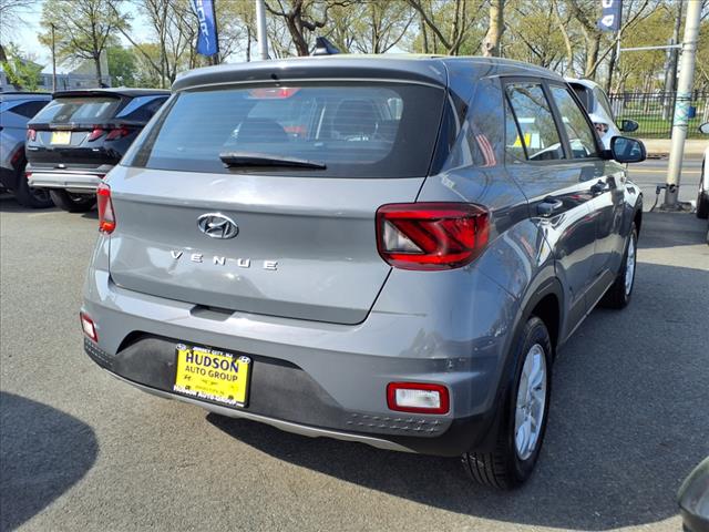 2022 Hyundai VENUE SE