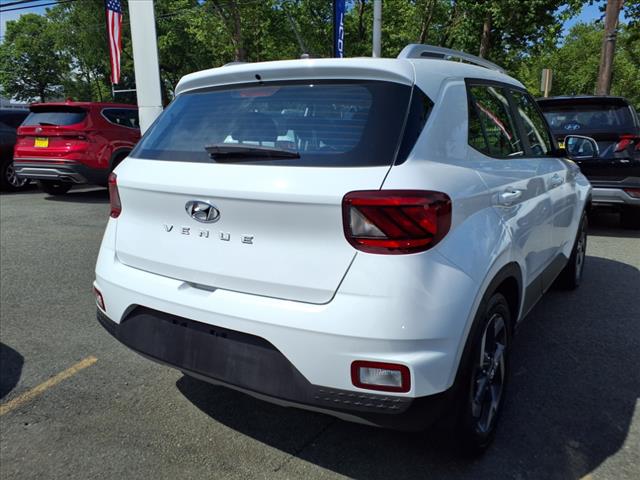 2024 Hyundai VENUE SEL