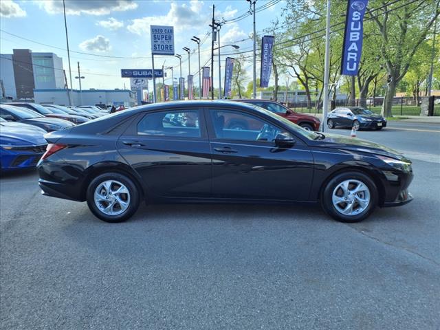 2023 Hyundai ELANTRA SE