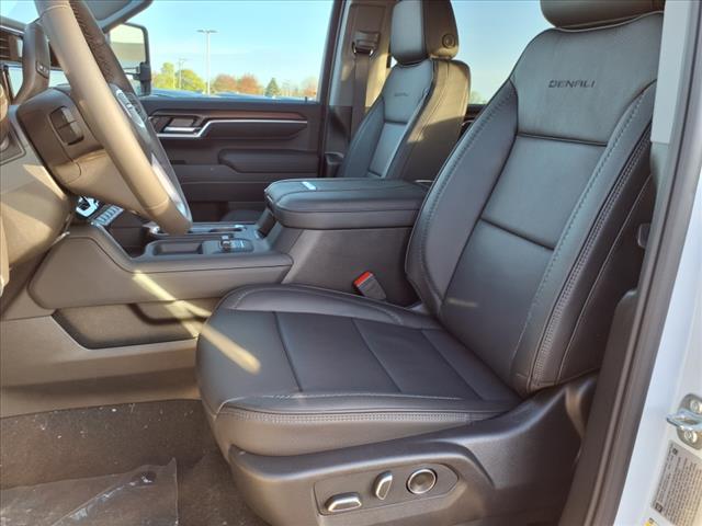 2025 GMC Sierra 3500HD Denali