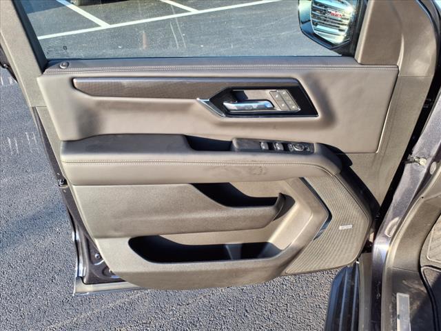 2025 GMC Yukon Elevation