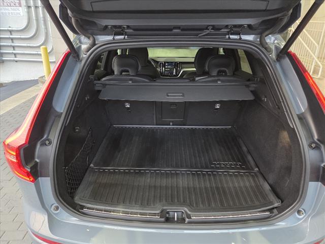2022 Volvo XC60 Recharge T8 R-Design