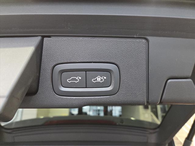 2022 Volvo XC60 Recharge T8 R-Design