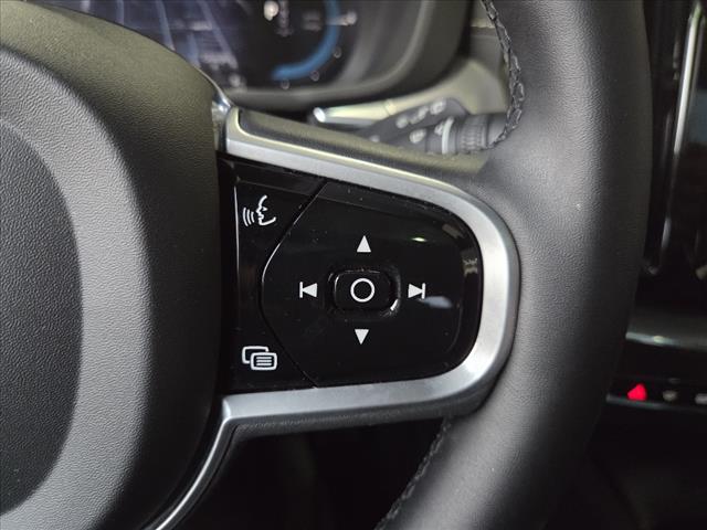 2022 Volvo XC60 Recharge T8 R-Design