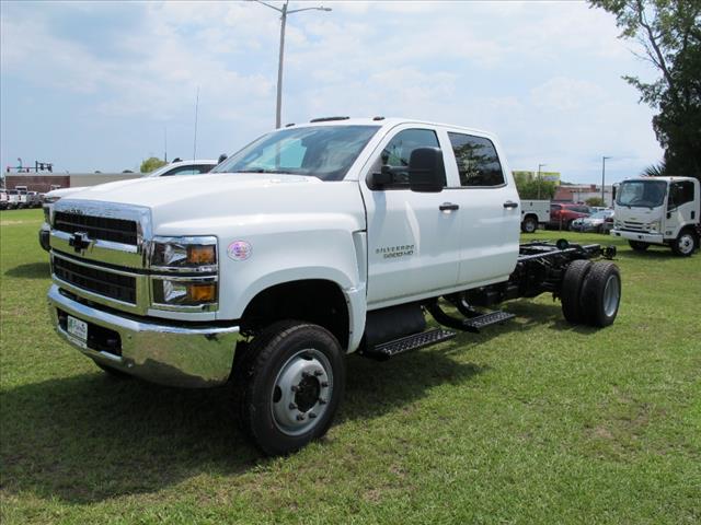 2024 Chevrolet SILVMD 5500 crew cab