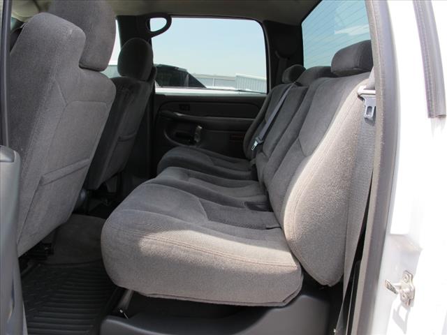 2004 Chevrolet Silverado 2500HD LS