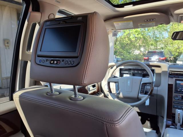2013 Lincoln Navigator L Base