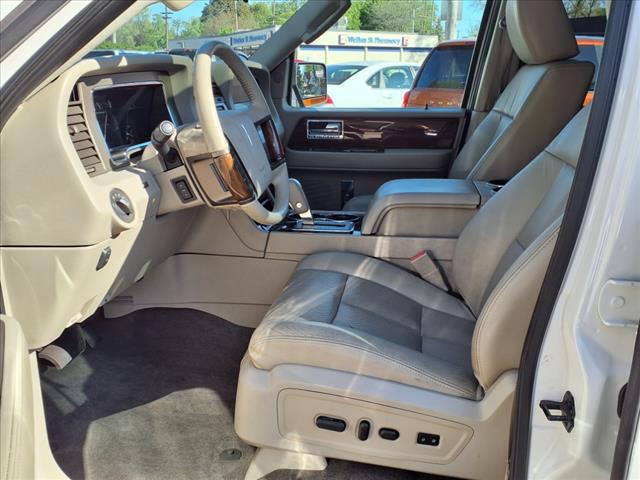 2013 Lincoln Navigator L Base