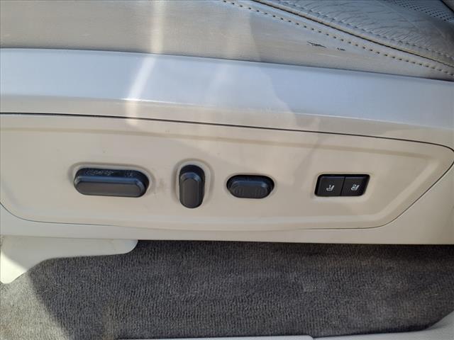 2013 Lincoln Navigator L Base