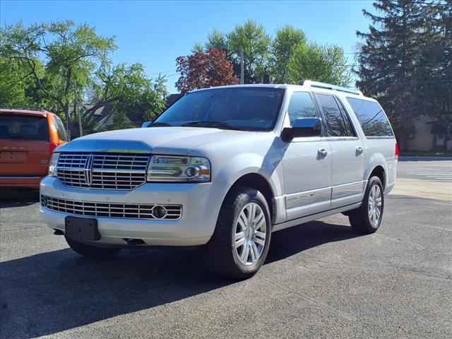 2013 Lincoln Navigator L Base