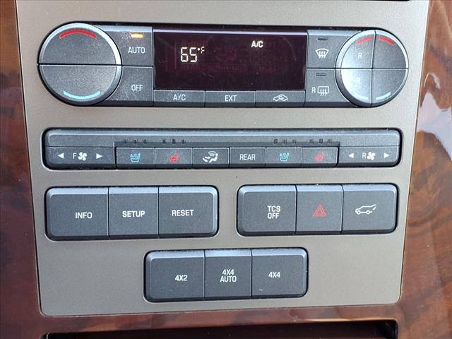 2013 Lincoln Navigator L Base