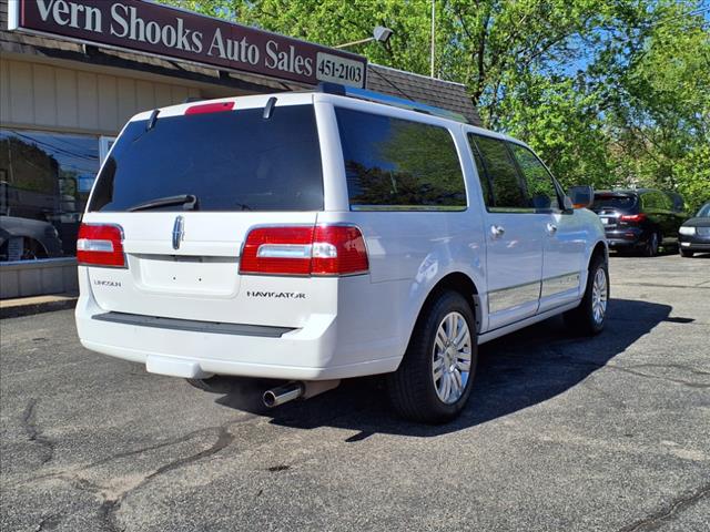 2013 Lincoln Navigator L Base