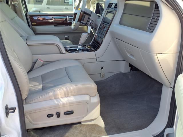 2013 Lincoln Navigator L Base