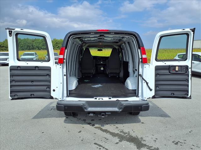 2025 Chevrolet Express 3500:C25128