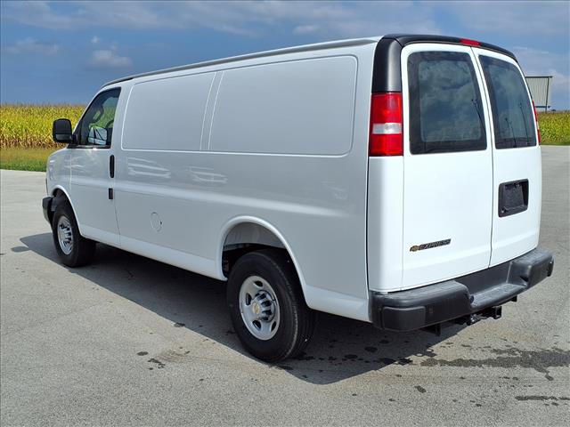 2025 Chevrolet Express 3500:C25128