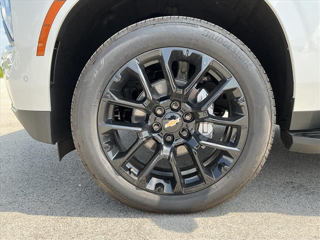 2025 Chevrolet Suburban Premier photo 11
