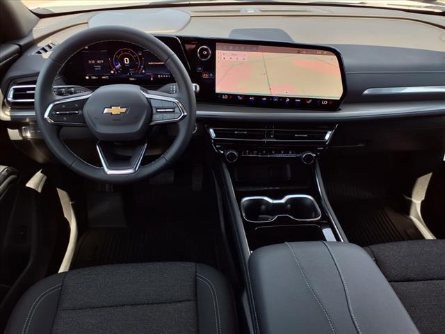 2025 Chevrolet Traverse photo 11