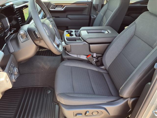 2026 Chevrolet Silverado 1500 LT:C26010