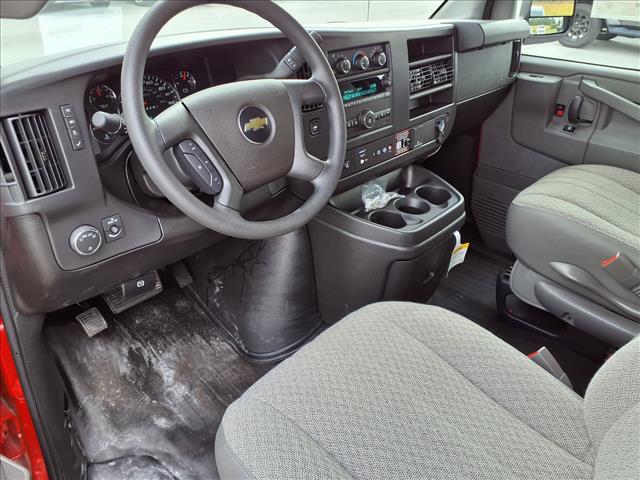 2025 Chevrolet Express 2500:C25127