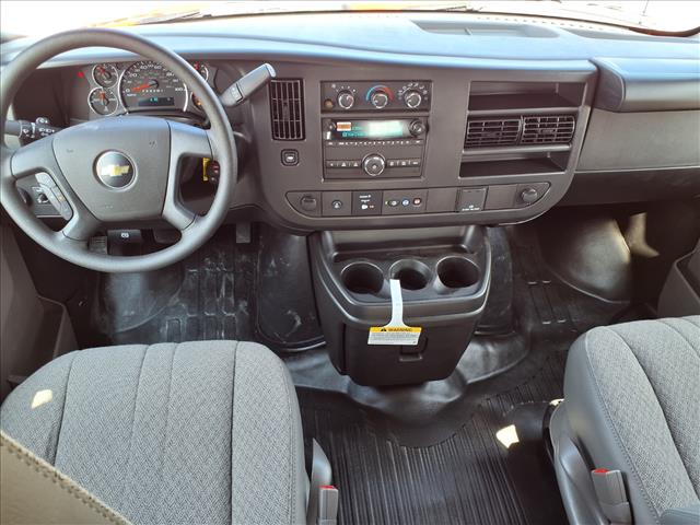 2025 Chevrolet Express 3500:C25129