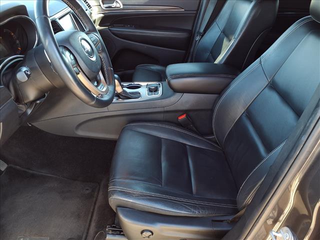 2017 Jeep Grand Cherokee Limited:CP2303A1