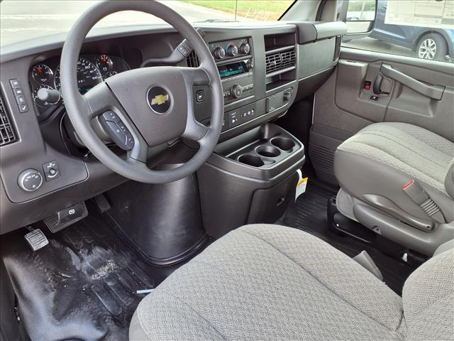 2025 Chevrolet Express 2500:C25130