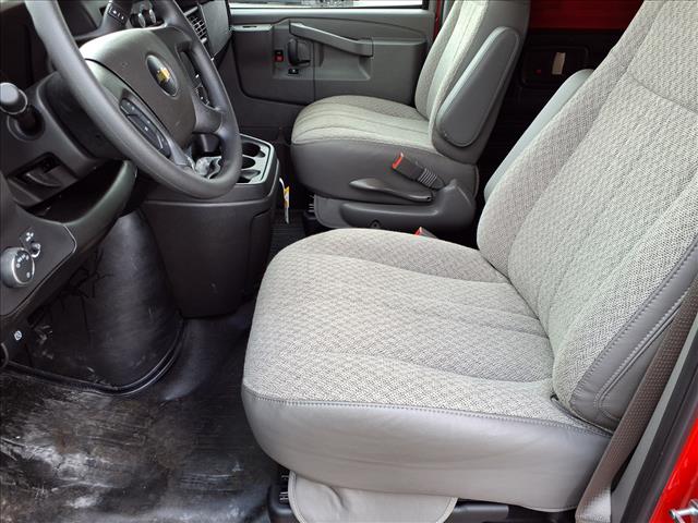 2025 Chevrolet Express 2500:C25127