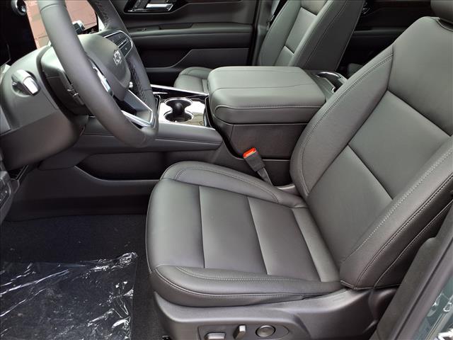 2026 Chevrolet Suburban Z71:C26008