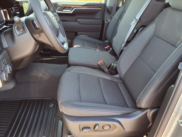 2026 Chevrolet Silverado 1500 LT:C26010