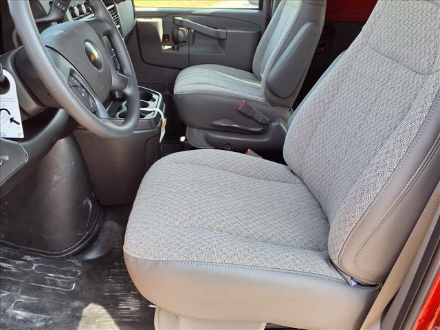 2025 Chevrolet Express 3500:C25129