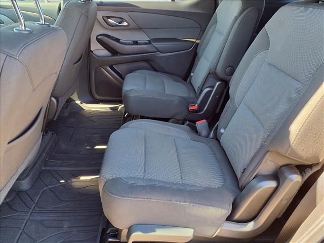 Photo of 2023 Chevrolet Traverse LT Cloth in Clyde, OH - 15,  2023 Chevrolet Traverse LT Cloth:CP2318