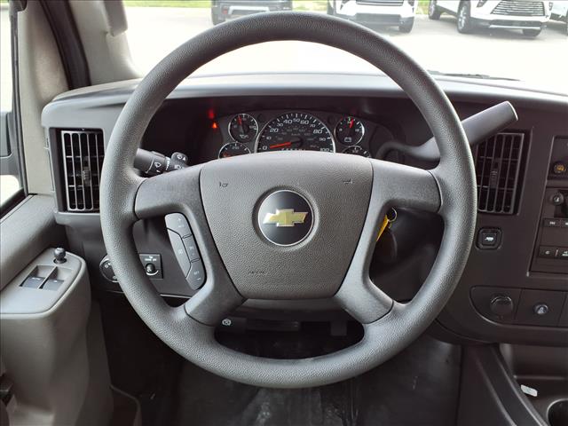 2025 Chevrolet Express 2500:C25127