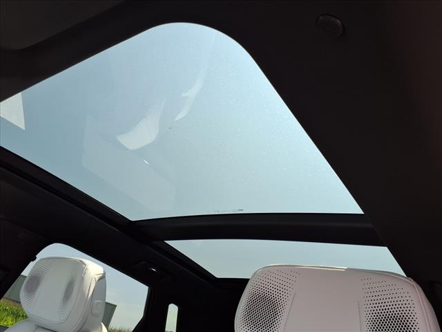 2025 Cadillac LYRIQ Sport 2:CP2307