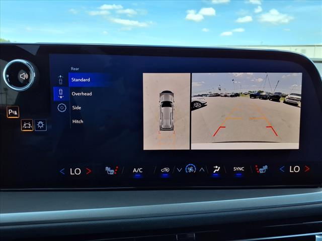 2025 Chevrolet Traverse photo 16