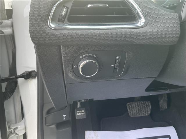 2018 Chevrolet Cruze LT Auto:C25123B